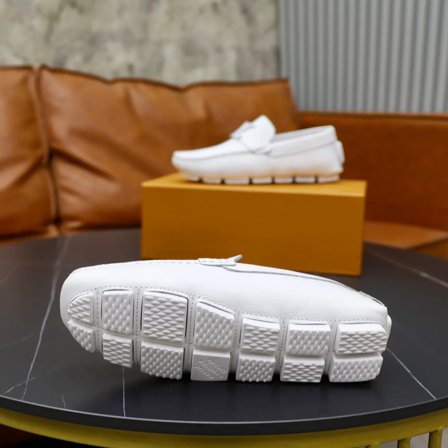 Ex-factory price: 480💰【LV】Louis Vuitton ⚠️High-end men’s driving and pedal series ⚠️38-44 (customized for 45) ⚠️All original cowhide leather! Thick and soft! Made entirely of calfskin lining! Rubber sheet anti-slip beanie sole! Three-dimensional package technology! Fashionable and classic! Handicrafts! Original high quality! Feel free to compare!